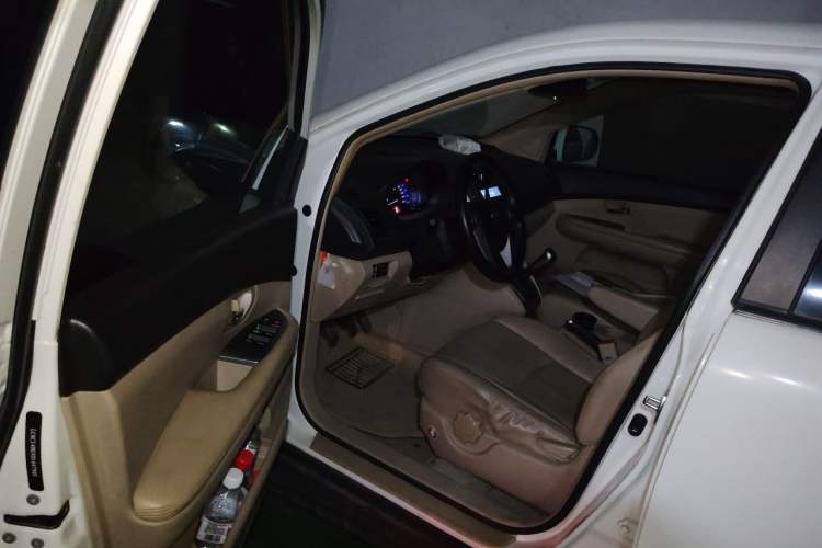 Used BYD S6 2013 Platinum Edition 2.0L Manual Luxury Model Driver Seat