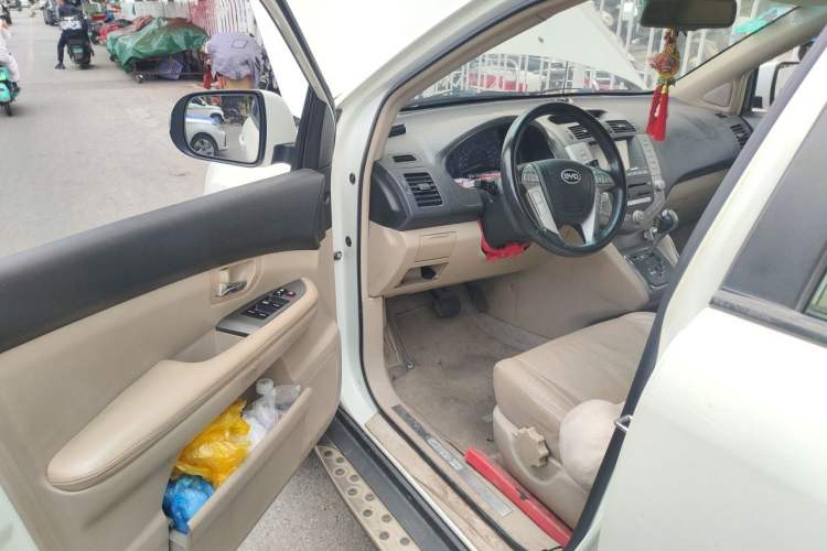 Used BYD S6 2013 Platinum Edition 2.4L Automatic Luxury Model Driver Seat