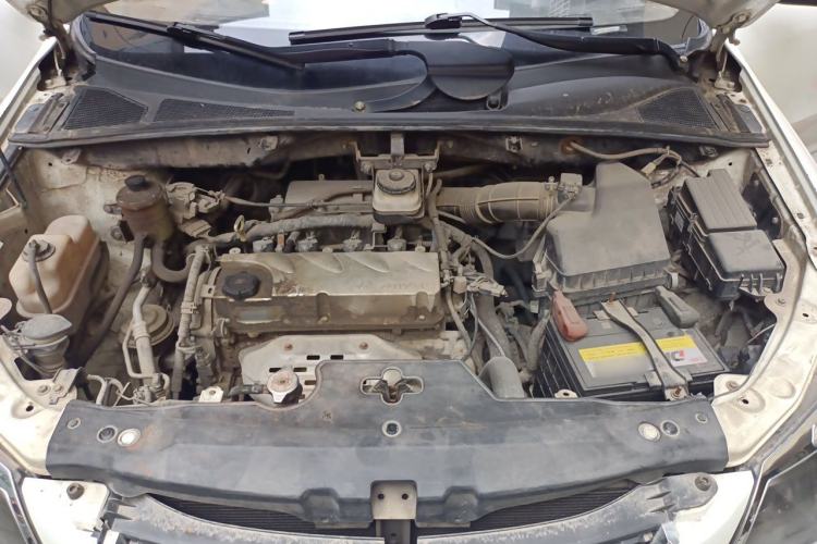 Used BYD S6 2013 Jingyue Edition 2.4L Automatic Elite Model 5 Seats Engine Bay