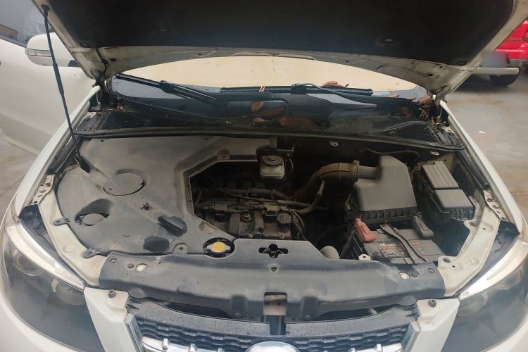Used BYD S6 2013 Platinum Edition 2.0L Manual Luxury Model Engine Bay