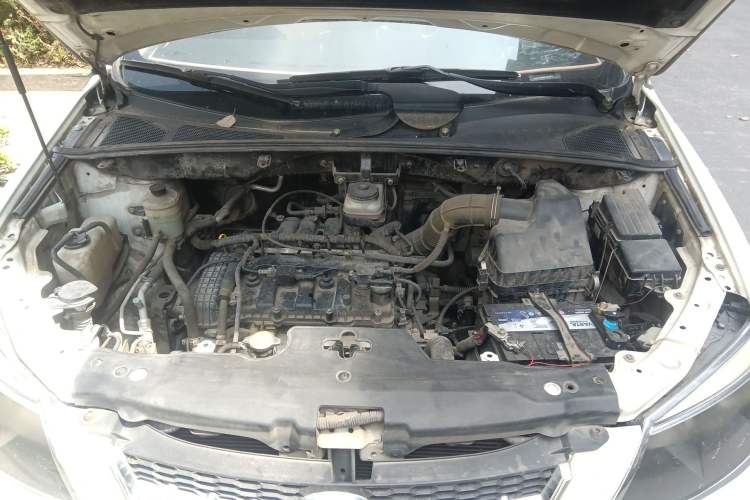 Used BYD S6 2013 Jingyue Edition 2.0L Manual Luxury Model 5 Seats Engine Bay