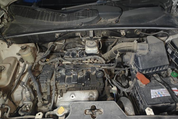 Used BYD S6 2013 Platinum Edition 2.0L Manual Luxury Model Engine Bay