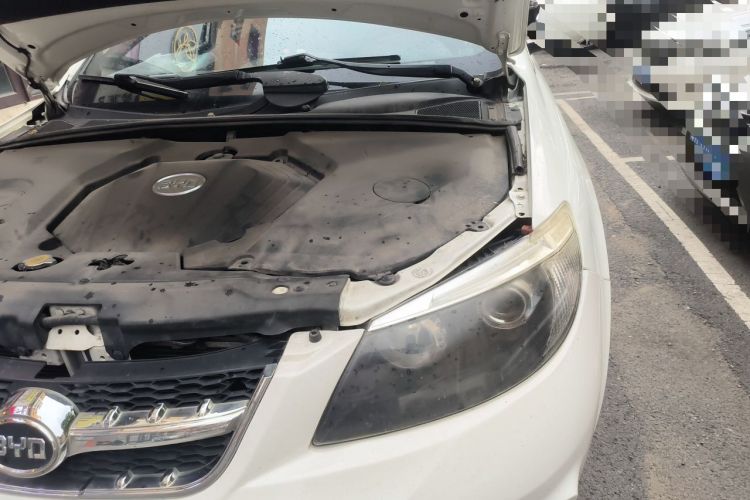Used BYD S6 2013 Platinum Edition 2.0L Manual Elite Model Engine Bay Left