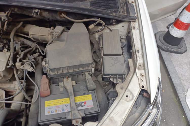 Used BYD S6 2013 Jingyue Edition 2.4L Automatic Elite Model 5 Seats Engine Bay Left
