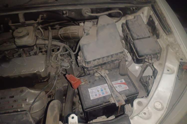 Used BYD S6 2013 Platinum Edition 2.4L Automatic Luxury Model Engine Bay Left