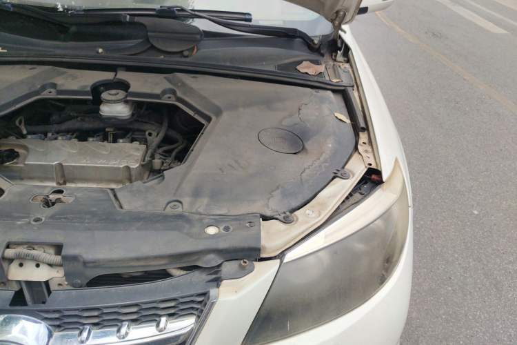 Used BYD S6 2013 Platinum Edition 2.4L Automatic Luxury Model Engine Bay Left