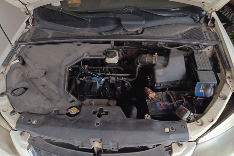 Used BYD S6 2013 Platinum Edition 2.0L Manual Luxury Model Engine Bay