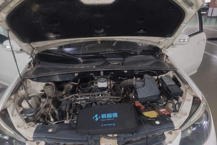 Used BYD S6 2013 Platinum Edition 2.0L Manual Luxury Model Engine Bay