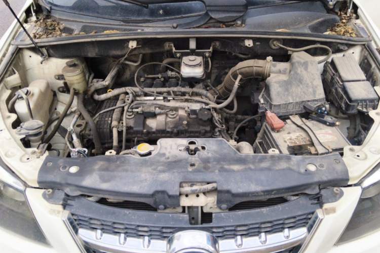 Used BYD S6 2013 Platinum Edition 2.0L Manual Luxury Model Engine Bay