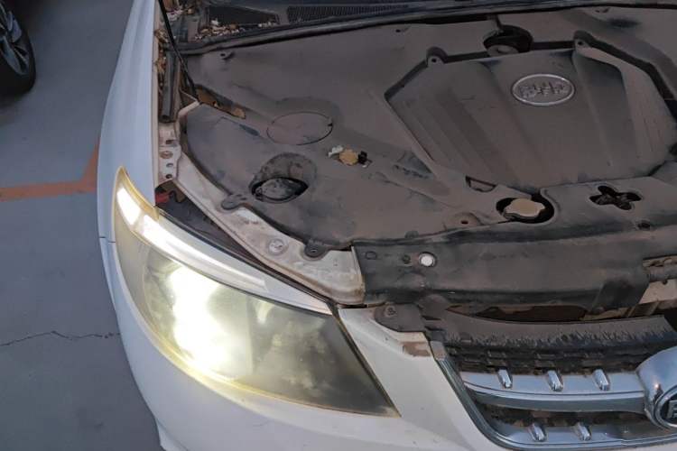 Used BYD S6 2013 Jingyue Edition 2.0L Manual Luxury Model 5 Seats Engine Bay Right