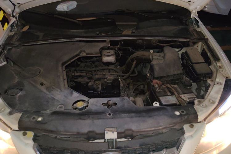 Used BYD S6 2013 Platinum Edition 2.0L Manual Luxury Model Engine Bay