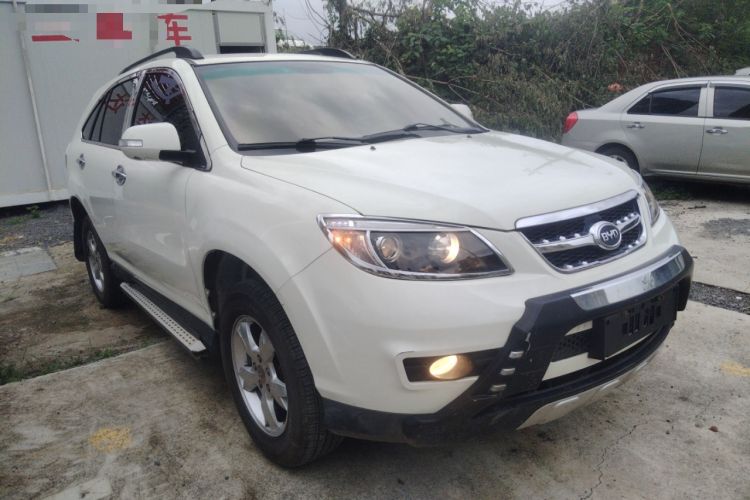 Used BYD S6 2013 Platinum Edition 2.0L Manual Luxury Model Exterior 2
