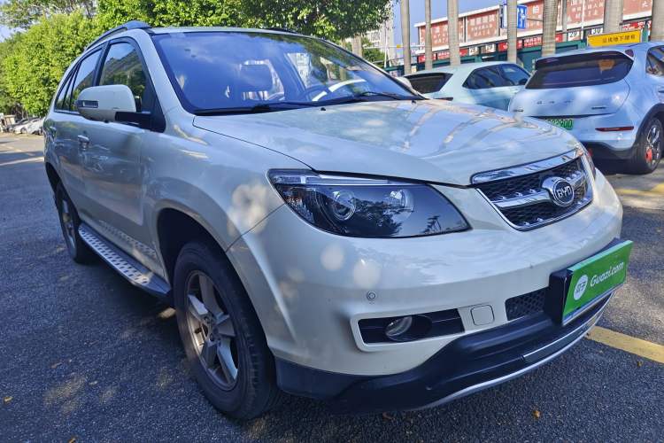 Used BYD S6 2013 Platinum Edition 2.4L Automatic Luxury Model Exterior 2