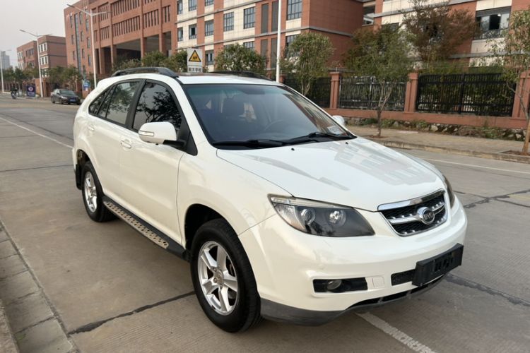 Used BYD S6 2013 Platinum Edition 2.4L Automatic Luxury Model Exterior 2