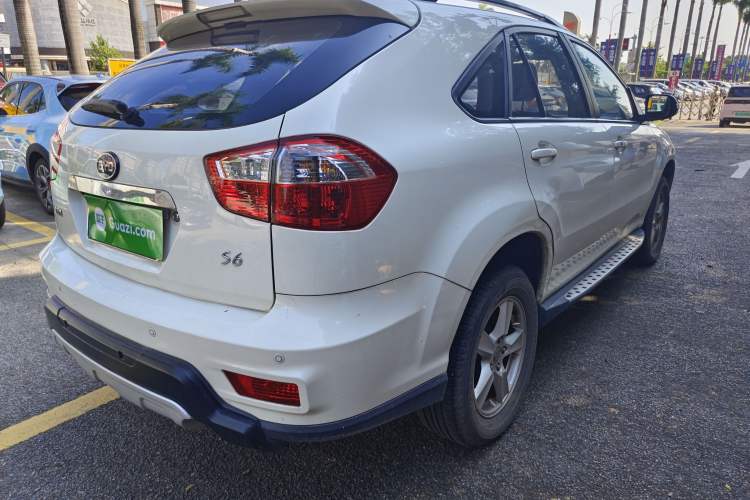 Used BYD S6 2013 Platinum Edition 2.4L Automatic Luxury Model Exterior 5