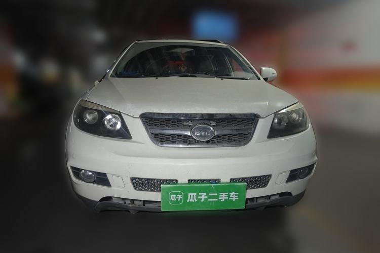 Used BYD S6 2013 Platinum Edition 2.0L Manual Luxury Model Front