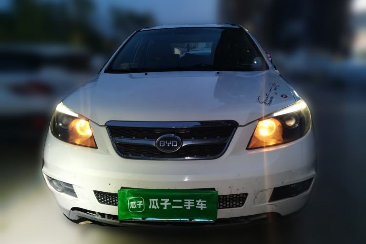 Used BYD S6 2013 Platinum Edition 2.0L Manual Luxury Model Front