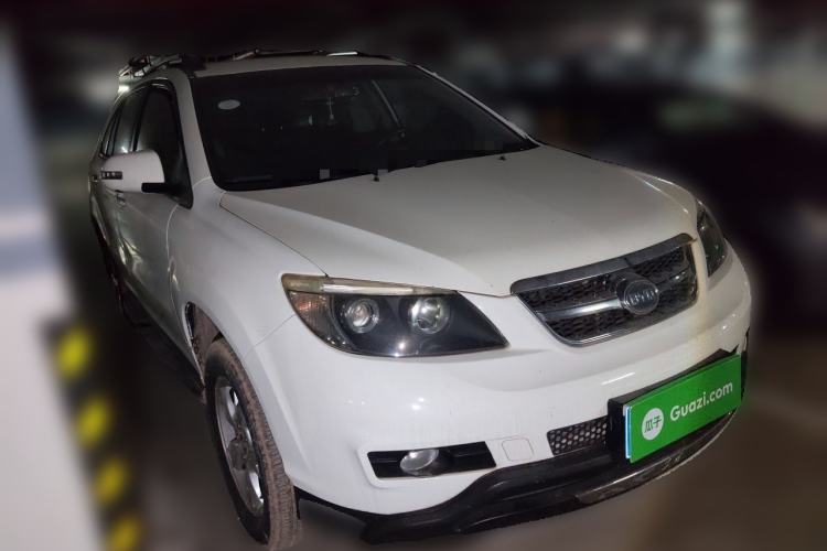Used BYD S6 2013 Platinum Edition 2.0L Manual Luxury Model Front Right 45 Deg