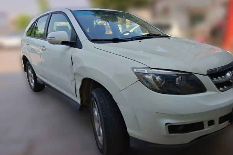 Used BYD S6 2013 Platinum Edition 2.0L Manual Luxury Model Front Right 45 Deg