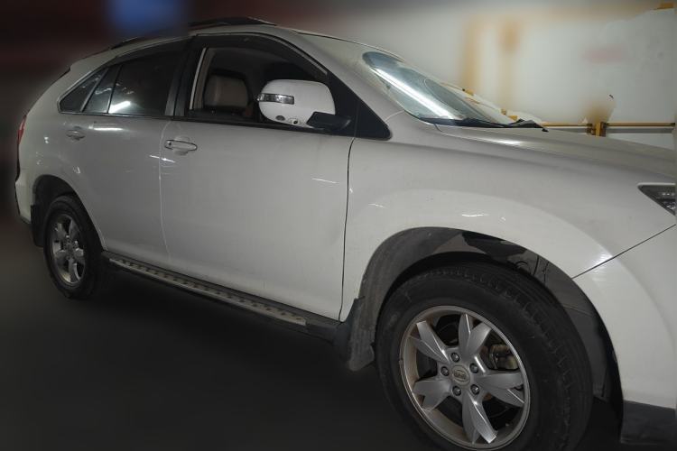 Used BYD S6 2013 Platinum Edition 2.0L Manual Luxury Model Front Right 45 Deg