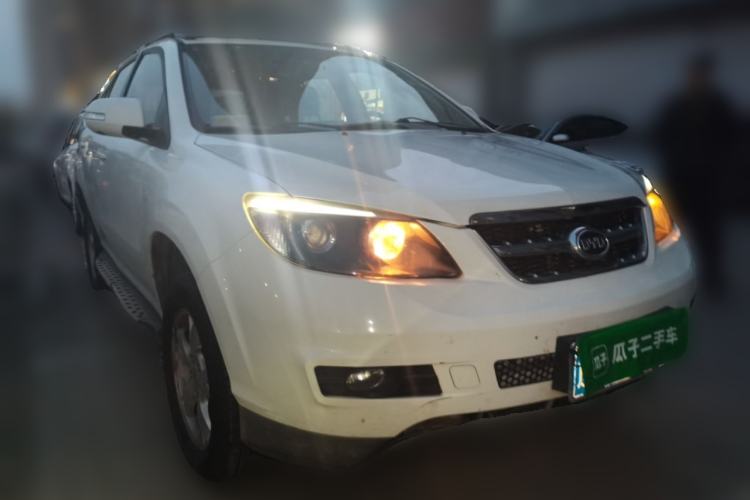 Used BYD S6 2013 Platinum Edition 2.0L Manual Luxury Model Front Right 45 Deg