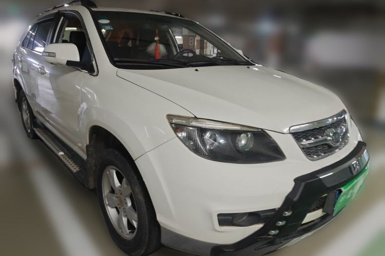 Used BYD S6 2013 Platinum Edition 2.0L Manual Luxury Model Front Right 45 Deg