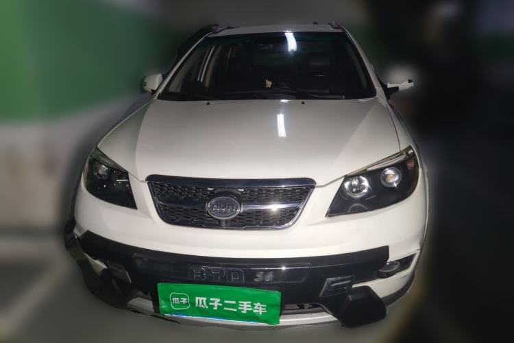 Used BYD S6 2013 Jingyue Edition 2.0L Manual Luxury Model 5 Seats Front