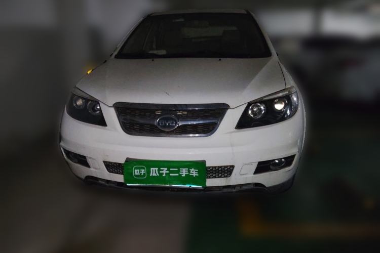 Used BYD S6 2013 Platinum Edition 2.0L Manual Luxury Model Front