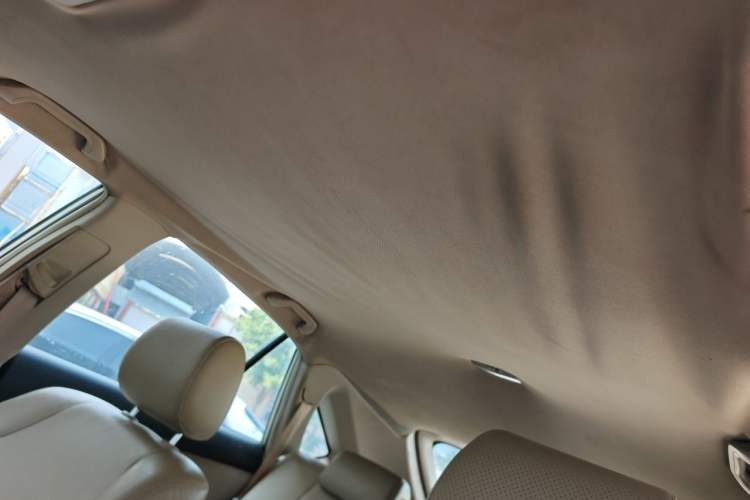 Used BYD S6 2013 Platinum Edition 2.0L Manual Luxury Model Headliner