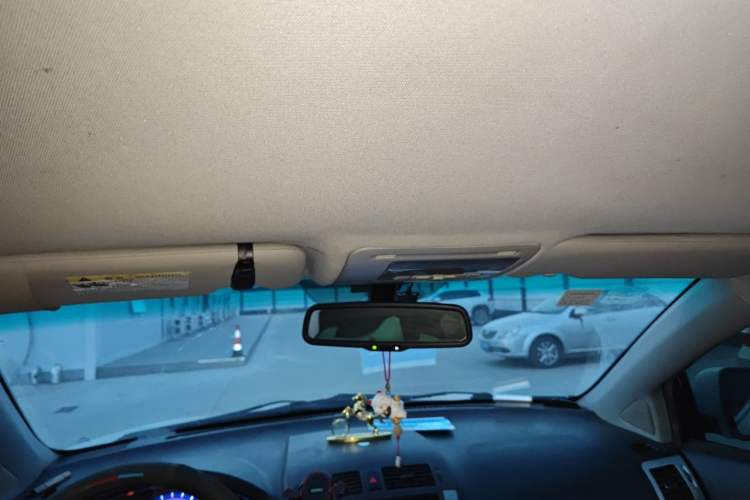 Used BYD S6 2013 Jingyue Edition 2.0L Manual Luxury Model 5 Seats Headliner