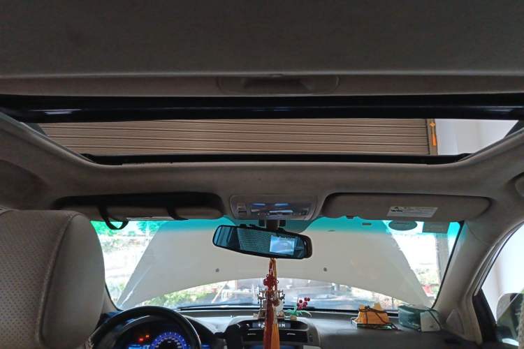 Used BYD S6 2013 Platinum Edition 2.0L Manual Luxury Model Headliner