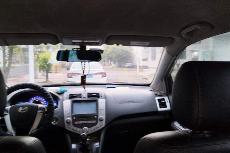 Used BYD S6 2013 Platinum Edition 2.0L Manual Luxury Model Headliner