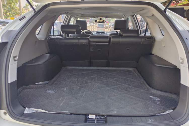 Used BYD S6 2013 Platinum Edition 2.4L Automatic Luxury Model Interior 10