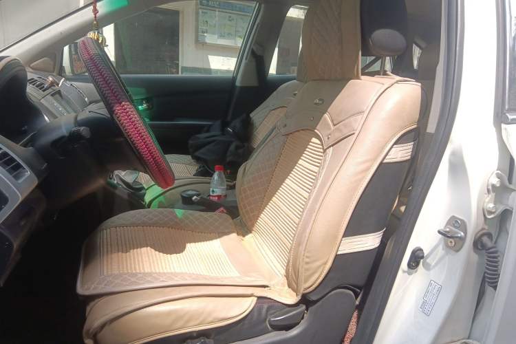 Used BYD S6 2013 Jingyue Edition 2.0L Manual Luxury Model 5 Seats Left Front Seat