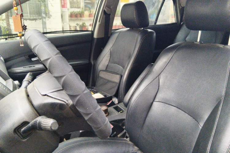 Used BYD S6 2013 Platinum Edition 2.0L Manual Luxury Model Left Front Seat
