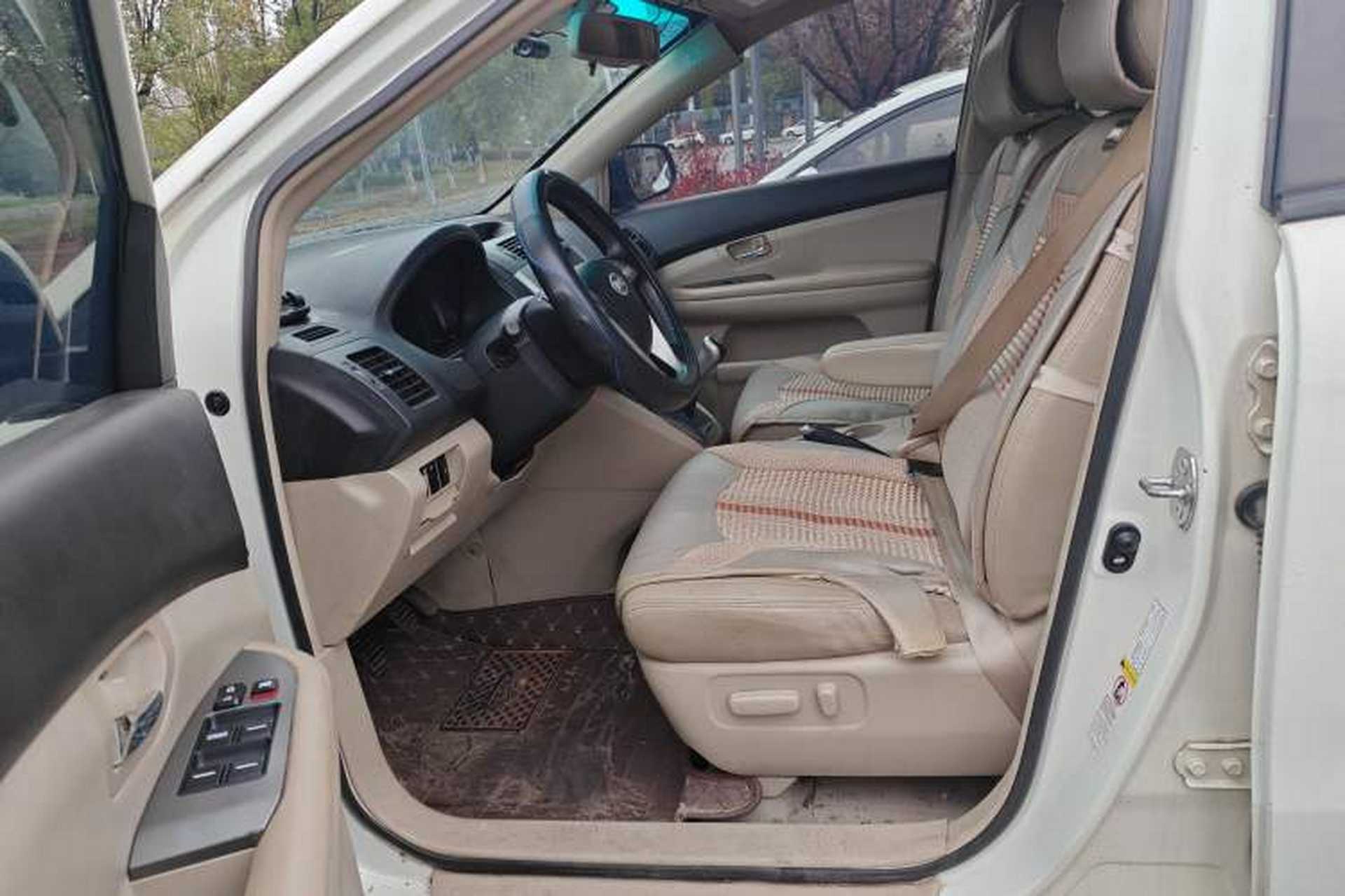 Used BYD S6 2013 Jingyue Edition 2.0L Manual Luxury Model 5 Seats Left Front Seat