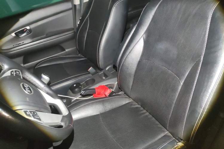 Used BYD S6 2013 Jingyue Edition 2.0L Manual Luxury Model 5 Seats Left Front Seat