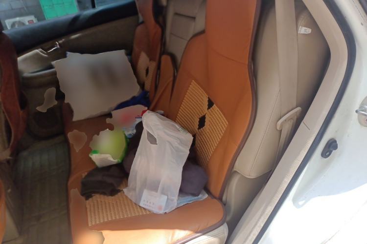 Used BYD S6 2013 Jingyue Edition 2.4L Automatic Elite Model 5 Seats Left Rear Seat