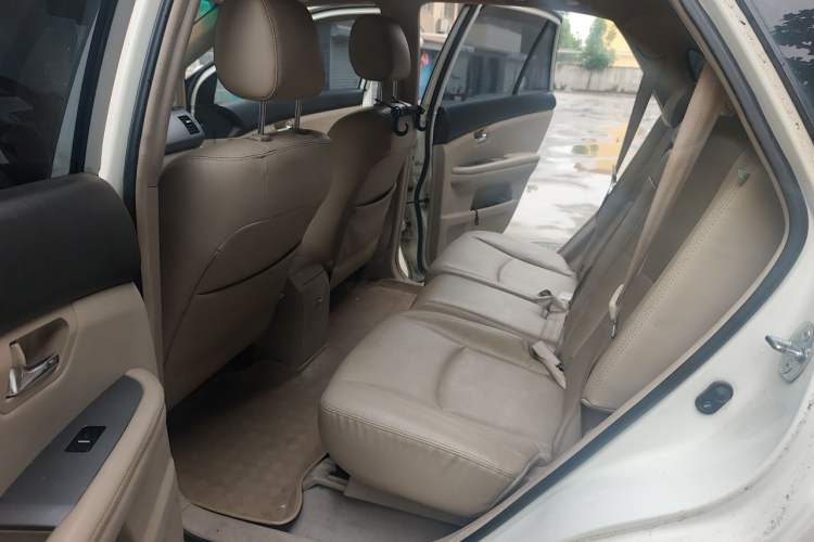 Used BYD S6 2013 Platinum Edition 2.0L Manual Luxury Model Left Rear Seat