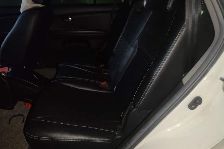 Used BYD S6 2013 Jingyue Edition 2.0L Manual Elite Model 5 Seats Left Rear Seat