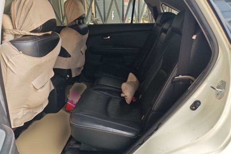Used BYD S6 2013 Jingyue Edition 2.0L Manual Luxury Model 5 Seats Left Rear Seat