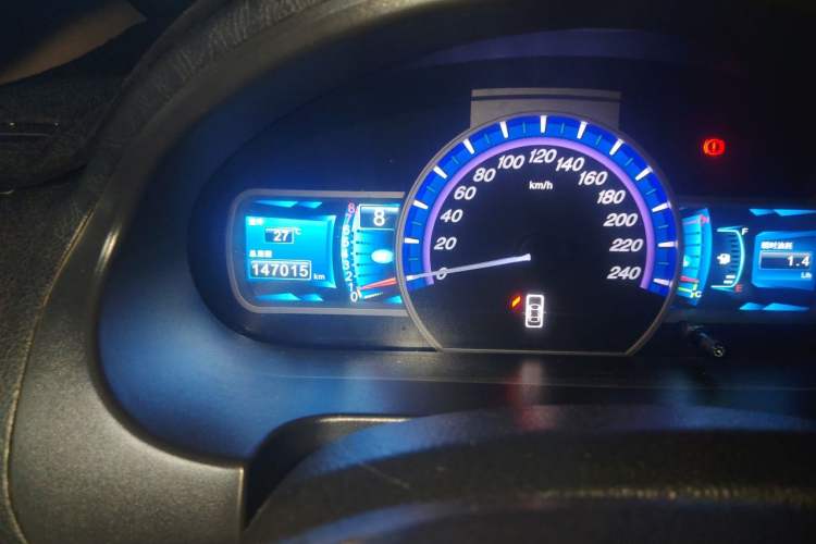 Used BYD S6 2013 Jingyue Edition 2.0L Manual Luxury Model 5 Seats Odometer Close Up