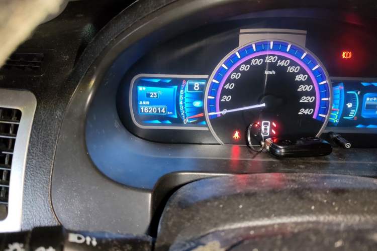 Used BYD S6 2013 Platinum Edition 2.0L Manual Luxury Model Odometer Close Up