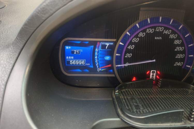 Used BYD S6 2013 Platinum Edition 2.0L Manual Luxury Model Odometer Close Up