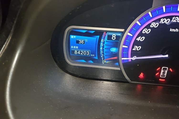 Used BYD S6 2013 Platinum Edition 2.0L Manual Luxury Model Odometer Close Up
