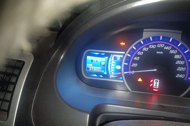 Used BYD S6 2013 Platinum Edition 2.4L Automatic Luxury Model Odometer Close Up