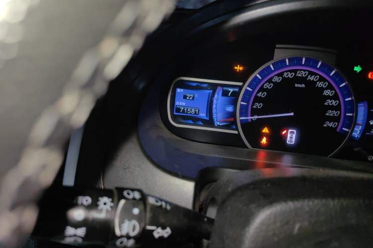 Used BYD S6 2013 Jingyue Edition 2.0L Manual Elite Model 5 Seats Odometer Close Up