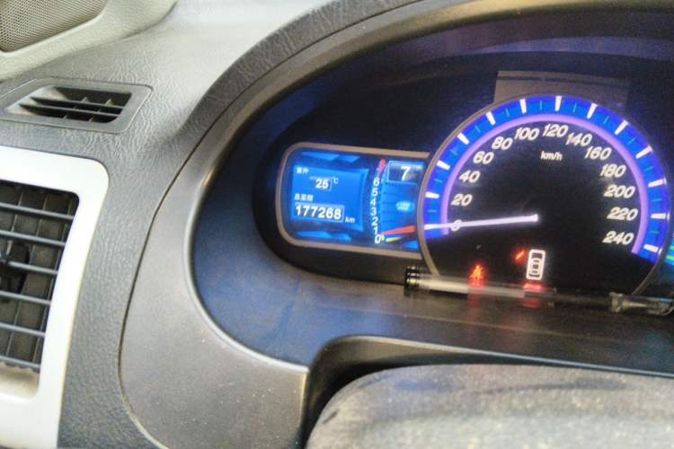 Used BYD S6 2013 Platinum Edition 2.0L Manual Luxury Model Odometer Close Up