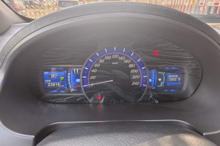 Used BYD S6 2013 Platinum Edition 2.4L Automatic Luxury Model Odometer Close Up