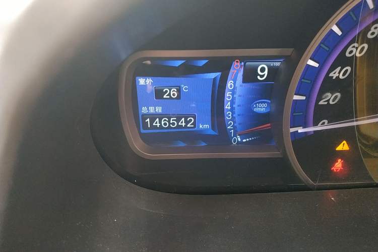 Used BYD S6 2013 Platinum Edition 2.0L Manual Luxury Model Odometer Close Up